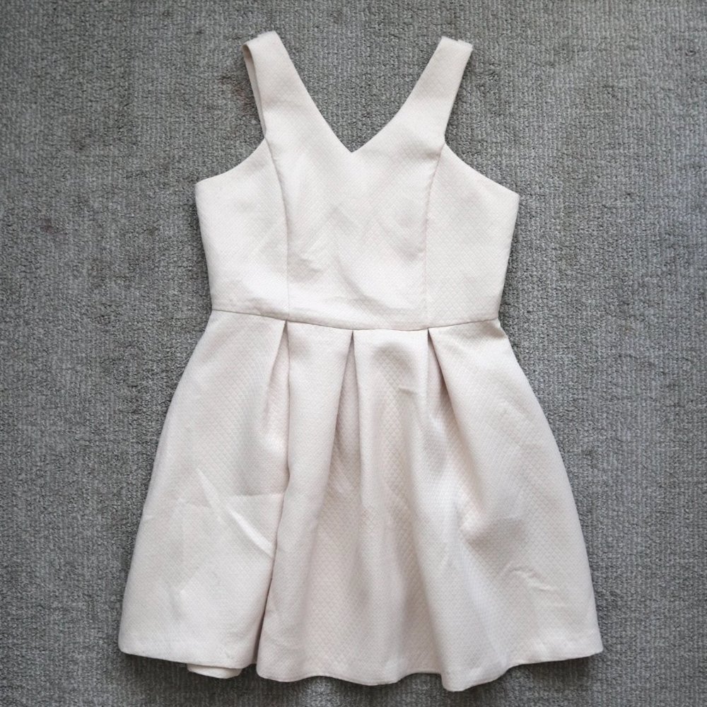 BNWT Beautiful Cream Dress